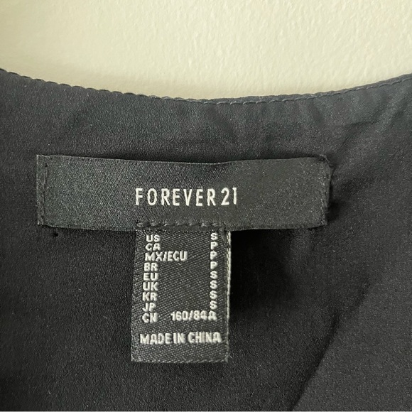 Forever 21 Tie Front Cropped Vest Dragonfly Black Silver Studs Small Rodeo - Picture 2 of 4